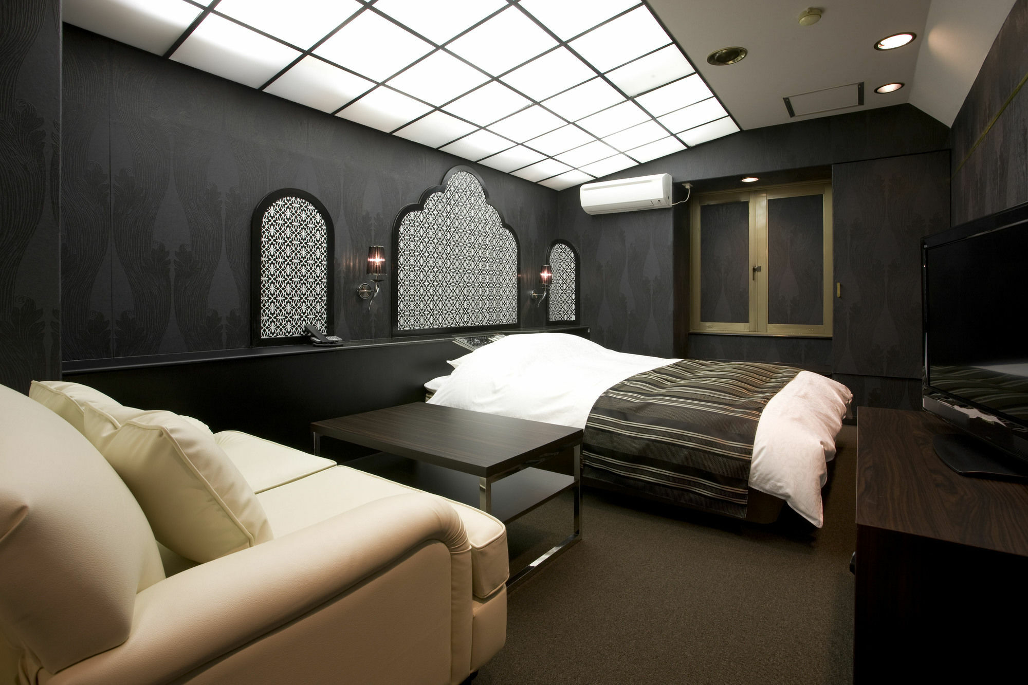 Jay - Adults Only Hotel 3*